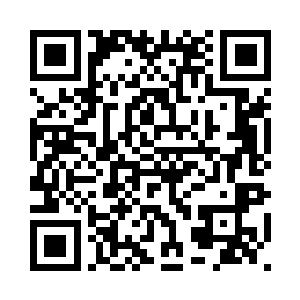 柳逸尘将王如梦横抱起来放在床里二维码生成