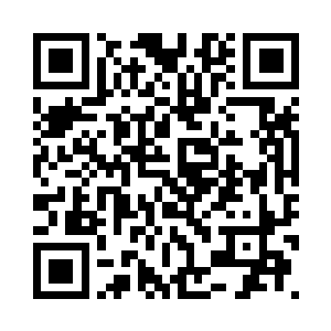 柳逸尘正在客厅里和萧老爷子下棋二维码生成