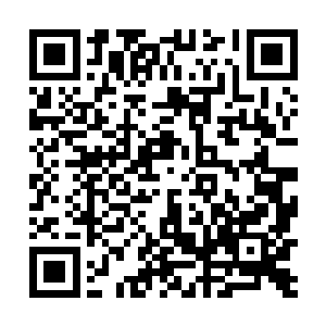 柳逸尘用奇异的手法轻轻的逐寸的按着雪腻雨润的肌肤二维码生成