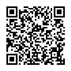柳逸尘赶紧从自己的空间里找出一个大披风给剑青冥裹上二维码生成