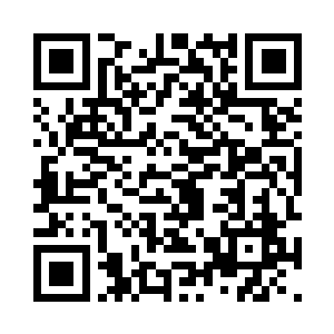 格罗廖夫抱着枪施施然的到了安置俘虏的地方二维码生成
