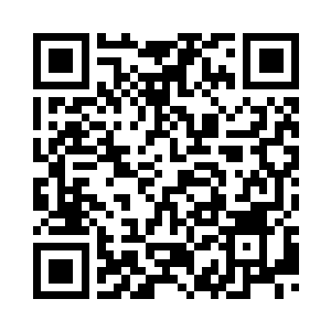 桌上摆满了之前点的烤羊腿等肉食二维码生成