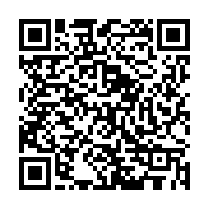 梅东风之前强行施展在他身上的冰镣铐一接触到了龙气二维码生成