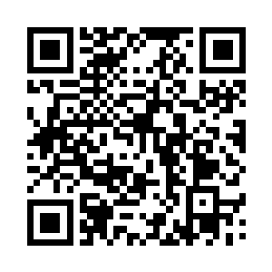 梓箐此时一方面要应对那个隐形暗器二维码生成