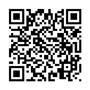 梓箐立马拉着身边的亦柔退回门内二维码生成