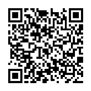 楚三默默的后退……那裙子可是他带着苏落去挑的二维码生成