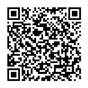 楚云飞此时的一张脸笑得如同一朵菊花一般哈哈大笑着走进房间说道二维码生成