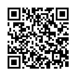 欢喜哥拿出手机在那自顾自的玩了起来二维码生成