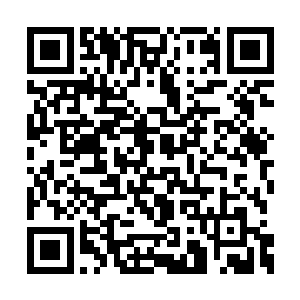 欧阳志远一看黄健在向自己汇报工作和他的表情二维码生成