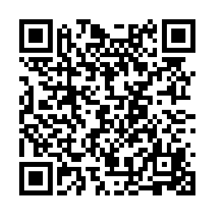 欧阳志远和宗鹏飞走进了市委书记周天鸿的办公室二维码生成