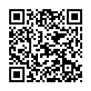 正以快得不可思议的速度闪电般刺向提斯耐克二维码生成