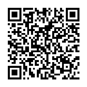 正在喝酒吃烤肉的几人忽然听到身后传来一句莫名其妙的话二维码生成