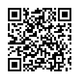 正在往树林里逃窜的苏军坦克和装甲车二维码生成