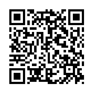 正在有一搭没一搭地闲聊的三人悚然动容二维码生成