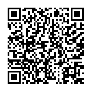 正在疯狂的收割着他们的生命……可只要有人敢拿枪瞄准这个女人二维码生成