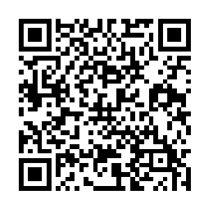 正在距离白云市千里之外的双平市的一家夜总会里二维码生成