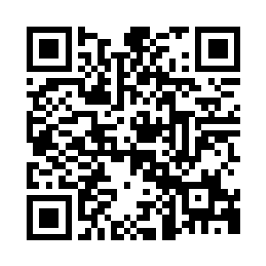 正坐在皮划艇子上捞鱼的那个年轻人叫裴洪刚二维码生成