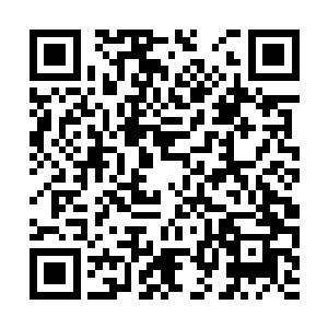 正好在半空中发现了刚才射爆他光剑的那名弓箭手二维码生成