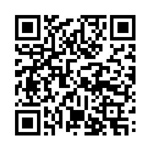 正好避开中年男子挡在自己身前的巨剑二维码生成