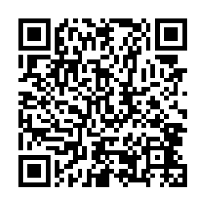 正带队冲锋的勒安森转眼便被爆炸的气浪狠狠推搡了出去二维码生成