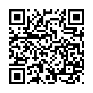 正当他手持棒子想要轰击青铜大门的刹那二维码生成