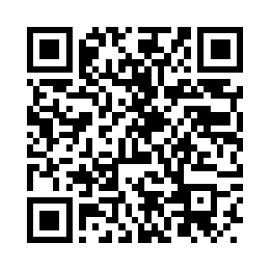 正持着两根尖刺模样的兵器和江千凌斗在一起二维码生成