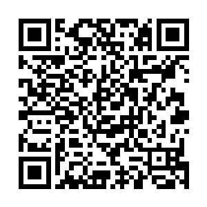 正搂着一台双联装几枪对撤下来的疯马等人进行火力掩护二维码生成