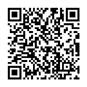 正整撞在照日天宗大殿外面悬挂的那一口万年金钟上面二维码生成
