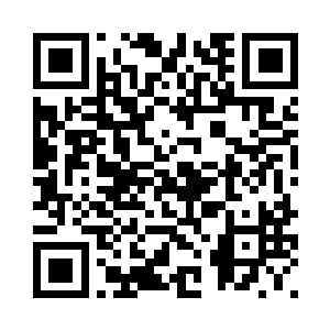 正站在门岗里的老刘看到小刘过来二维码生成