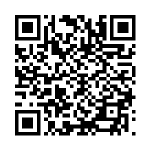 此刻东方家主从别墅之中已经来到了地下室二维码生成