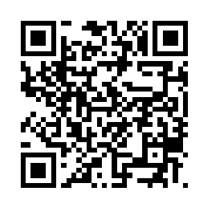 此刻他正目光不住朝着街道两侧人群处扫过二维码生成