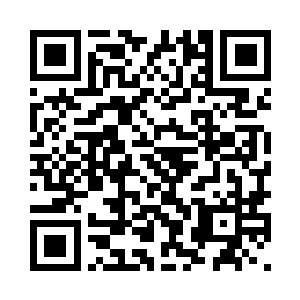此刻他的模样倒是显得狼狈了很多二维码生成