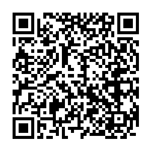 此刻只见几名打扮古怪的男子顿时走到苏凡座位面前对着苏凡等人说道二维码生成