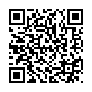 此刻她们选择低调的混在人群中保持中等二维码生成