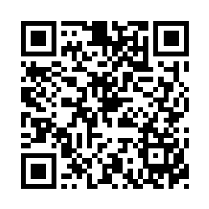 此刻的阿玖正朝他们所在的位置走了过来二维码生成