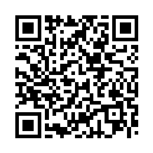 此刻老者正跟李梦婕亲切的交谈着二维码生成