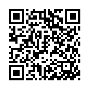 此时一只手正在窦歆胸前的小樱桃上拨弄二维码生成