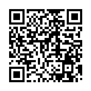 此时他的身体开始快速的移动了起来二维码生成