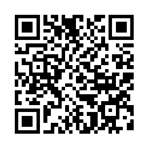 此时已经冲到了巨型白色生物跟前二维码生成