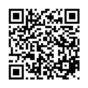 此时每个门的人也都单独的站在那里二维码生成