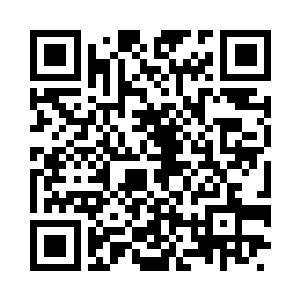 此时的夏天缓缓的走到了隐蝠的面前低声说道二维码生成