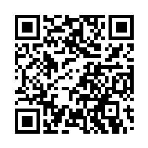 此时的寒丹依然穿着出席大赛是的衣服二维码生成