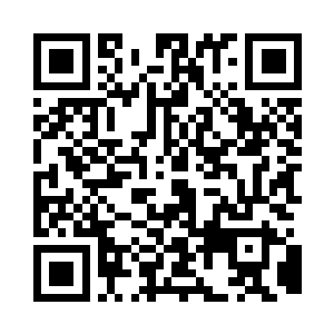 此时的置地文华东方酒店25层的海景阳台上二维码生成