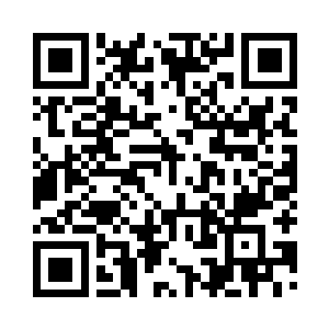 死死的盯着旁边的一个硬卧铺下铺上的人二维码生成