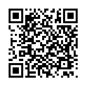 每一道绿光都缠绕到了一个人的身上二维码生成