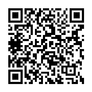 比黑炎城军方的制式装备在工艺上稍微差了一点二维码生成