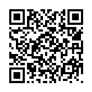 毕燕青爱怜的将毕晓芬拉到自己面前二维码生成