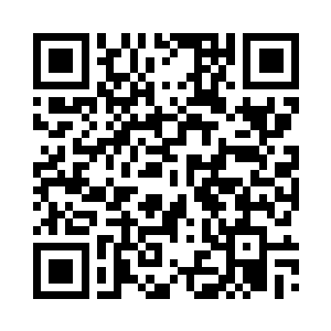 毛绒绒洁白围脖衬托着一张英俊的脸二维码生成