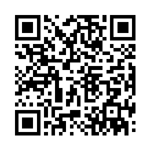 水菲菲粉面带煞地看着面前长着一副好皮相二维码生成