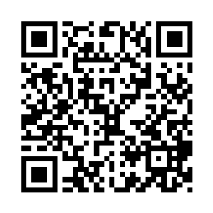 汇聚成了一个高达五米以上的绿色巨人二维码生成